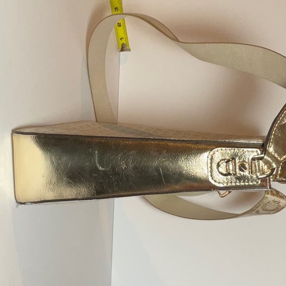 Purse - Picture 4 of 7